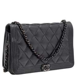 Pre Owned Chanel Black Quilted Caviar Leather Boy Wallet On Chain