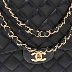 Pre Owned حقيبة شانيل كلاسيك جامبو جلد خروف مبطن أزرق بقلاب واحد 