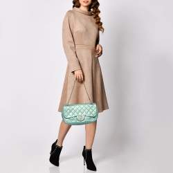 مملوكة مسبقًا Chanel Metallic Green Quilted Leather Crystal CC Single Flap Shoulder Bag