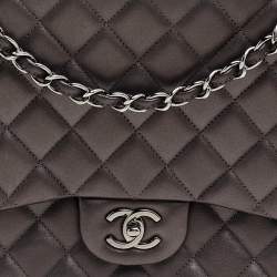 مملوكة مسبقًا Chanel Metallic Grey Quilted Leather Maxi Classic Single Flap Bag