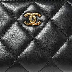 مملوكة مسبقًا Chanel Black Quilted Leather Zipped Coin Pouch