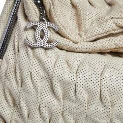 Pre Owned حقيبة كتف شانيل جلد ذو طيات مخرم كريمي ذات سلسلة