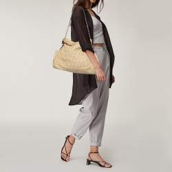 Pre Owned حقيبة كتف شانيل جلد ذو طيات مخرم كريمي ذات سلسلة