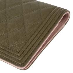 مملوكة مسبقًا محفظة كونتينيتال شانيل بوي L ين جلد كافيار أخضر مبطن