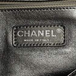 مملوكة مسبقًا حقيبة شانيل دكتزر جلد بنفسجي بطيات