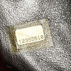 مملوكة مسبقًا حقيبة شانيل دكتزر جلد بنفسجي بطيات