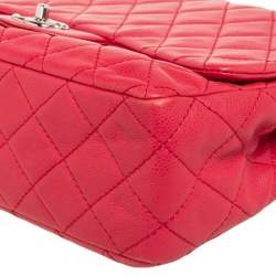 Pre Owned حقيبة شانيل جامبو كلاسيك جلد كافيار مبطن وردي بقلاب مزدوج 