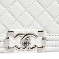 Pre Owned Chanel White Quilted Leather Medium Boy Flap Bag