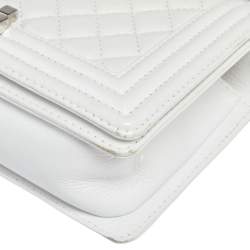 Pre Owned Chanel White Quilted Leather Medium Boy Flap Bag