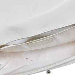 Pre Owned Chanel White Quilted Leather Medium Boy Flap Bag