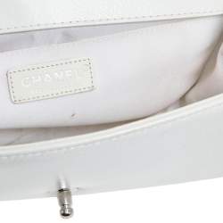 Pre Owned Chanel White Quilted Leather Medium Boy Flap Bag