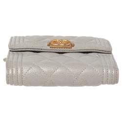 مملوكة مسبقًا محفظة شانيل بوى جلد كافيار رصاصي مبطن