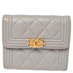 مملوكة مسبقًا محفظة شانيل بوى جلد كافيار رصاصي مبطن