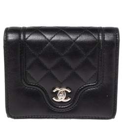 مملوكة مسبقًا محفظة شانيل فيتشوريستيك جلد خروف أسود مبطن