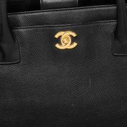 مملوكة مسبقًا حقيبة يد توتس شانيل شوبر سيرف جلد أسود 