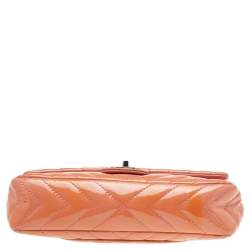 Pre Owned Chanel Pink Quilted Patent Leather Medium Classic Single Flap Bag