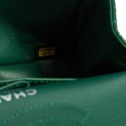 مملوكة مسبقًا حقيبة شانيل قلاب 244 ريشو 2.55 جلد لامع مبطن أخضر