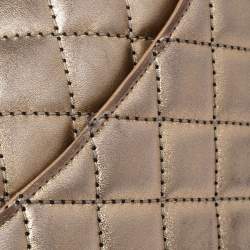 Pre Owned حقيبة شانيل كلاسيك جامبو جلد مبطن ذهبي ميتاليك بقلاب مزدوج 