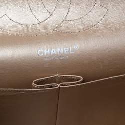 Pre Owned حقيبة شانيل كلاسيك جامبو جلد مبطن ذهبي ميتاليك بقلاب مزدوج 