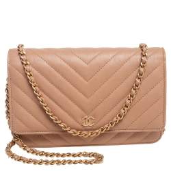 مملوكة مسبقًا Chanel Beige Quilted Leather Wallet On Chain
