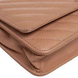 مملوكة مسبقًا Chanel Beige Quilted Leather Wallet On Chain