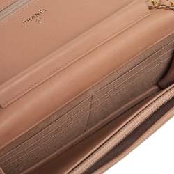 مملوكة مسبقًا Chanel Beige Quilted Leather Wallet On Chain