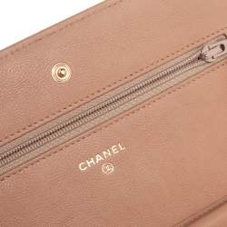 �مملوكة مسبقًا Chanel Beige Quilted Leather Wallet On Chain