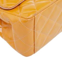 Pre Owned حقيبة شانيل قلاب مزدوج ماكسي كلاسيك جلد لامع مبطن أصفر مسطردة