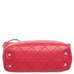 مملوكة مسبقًا حقيبة يد توتس شانيل إن ذا بيزنس نورث سوث جلد مبطن أحمر