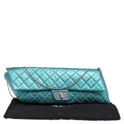 Pre Owned Chanel Metallic Blue Quilted Leather 2.55 Reissue Chain Clutch
