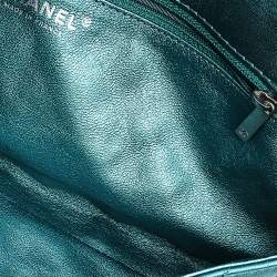 Pre Owned Chanel Metallic Blue Quilted Leather 2.55 Reissue Chain Clutch