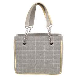 Pre Owned حقيبة يد توتس شانيل جلد لامع وكانفاس أسود/أبيض مزينة زهرة كاميليا ورقم 5