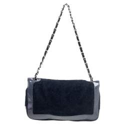 مملوكة مسبقًا Chanel Dark Blue Terry Cloth And Perforated PVC CC Shoulder Bag