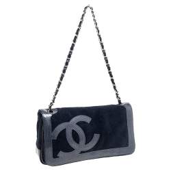 مملوكة مسبقًا Chanel Dark Blue Terry Cloth And Perforated PVC CC Shoulder Bag
