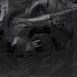 Pre Owned Chanel Black Patent Leather CC Chain Bag