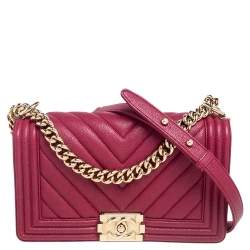 Pre Owned Chanel Maroon Chevron Caviar Leather Medium Boy Flap Bag