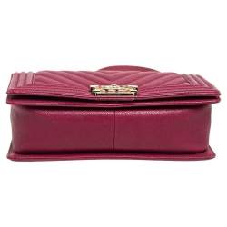 Pre Owned Chanel Maroon Chevron Caviar Leather Medium Boy Flap Bag