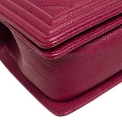 Pre Owned Chanel Maroon Chevron Caviar Leather Medium Boy Flap Bag