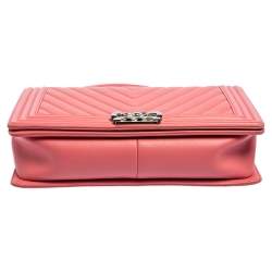 Pre Owned Chanel Pink Chevron Leather New Medium Boy Flap Bag