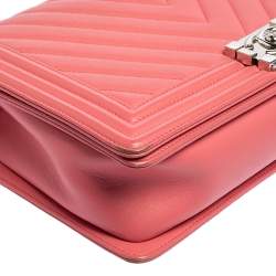 Pre Owned Chanel Pink Chevron Leather New Medium Boy Flap Bag