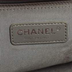 Pre Owned Chanel Pink Chevron Leather New Medium Boy Flap Bag