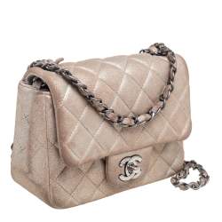 Pre Owned حقيبة شانيل كلاسيك سويدي مبطن بيج لامع مربعة بقلاب صغيرة 
