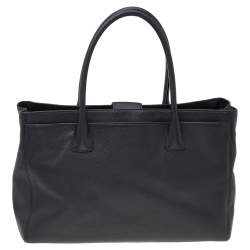 مملوكة مسبقًا Chanel Black Leather Cerf Shopper Tote
