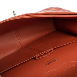 مملوكة مسبقًا حقيبة شانيل كلاسيك جامبو جلد كافيار مبطن أسود بقلاب مزدوج 