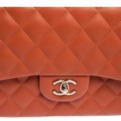 مملوكة مسبقًا حقيبة شانيل كلاسيك جامبو جلد كافيار مبطن أسود بقلاب مزدوج 