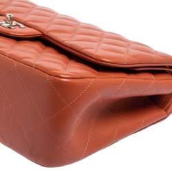 مملوكة مسبقًا حقيبة شانيل كلاسيك جامبو جلد كافيار مبطن أسود بقلاب مزدوج 