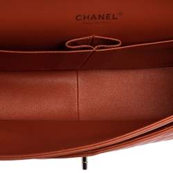 مملوكة مسبقًا حقيبة شانيل كلاسيك جامبو جلد كافيار مبطن أسود بقلاب مزدوج 