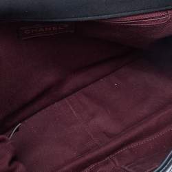 مملوكة مسبقًا Chanel Black Chevron Suede And Leather Flap Bag