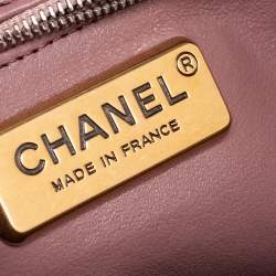 Pre Owned حقيبة شانيل متوسطة بقلاب بوي بسلسلة ملتفة جلد ثعبان وجلد وردي أولد