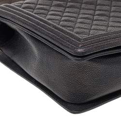 مملوكة مسبقًا حقيبة شانيل بوي جلد كافيار مبطن أسود كبيرة 